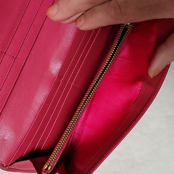 Prada Pink Wallet - Picture 4 of 7